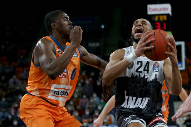 但在外战对 但在外战对